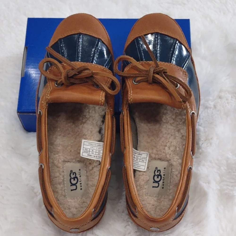 UGG AUSTRALIA Navy and Tan Casual Shoes - Picture 12 of 17